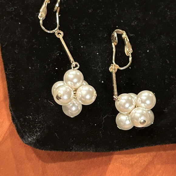 Jewelry - Gold Pearl Cluster Dangle Earrings Pierced Formal or Fun Updo Earrings